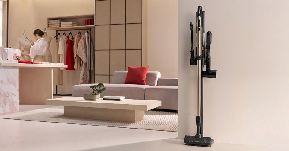 Banner Hitachi vacuum cleaner product